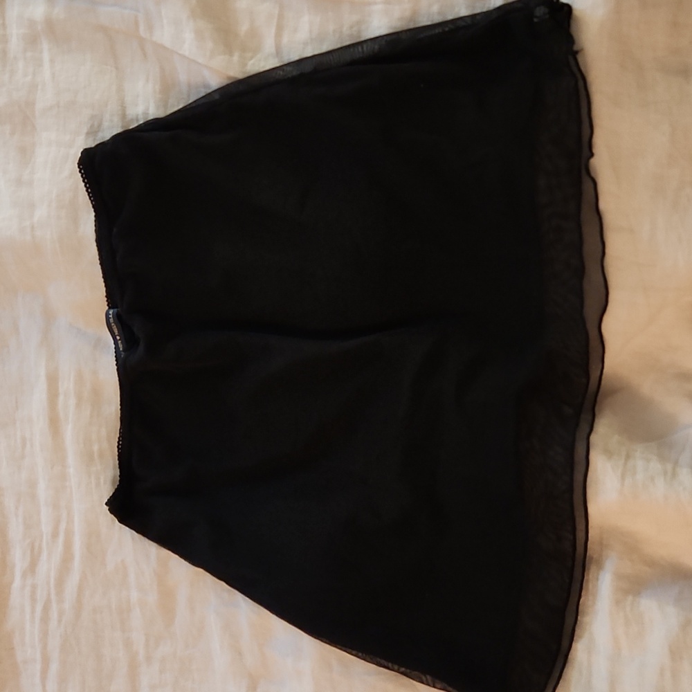 Bundle- 4 Sweet Outfit Pieces - Picture 3 of 16